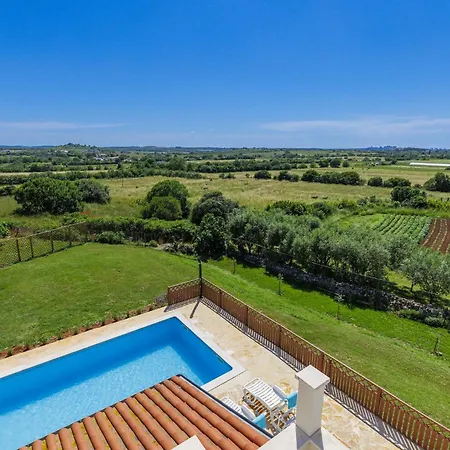 בית נופש Eugenia By Interhome פולה