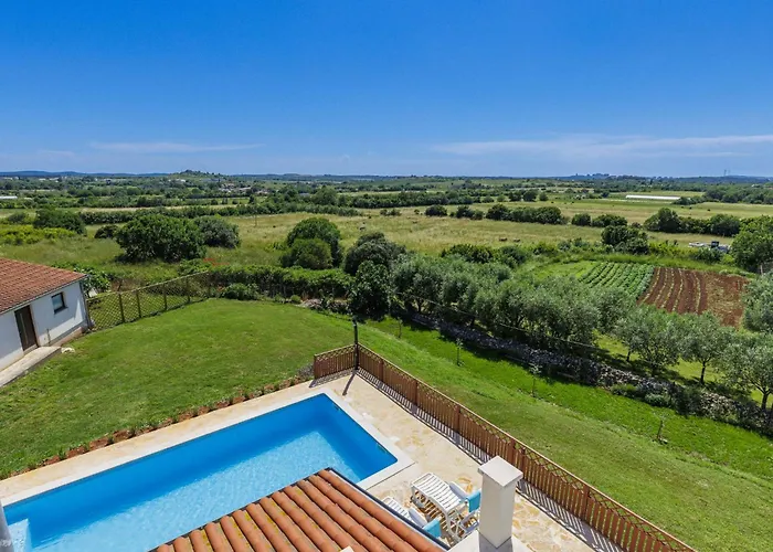 펜션 Eugenia By Interhome 풀라